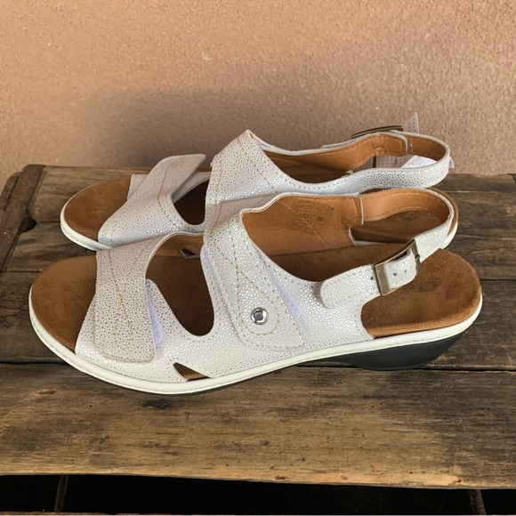 Flexus by Spring Step Tuvan Wedge Sandal - Picture 2 of 10